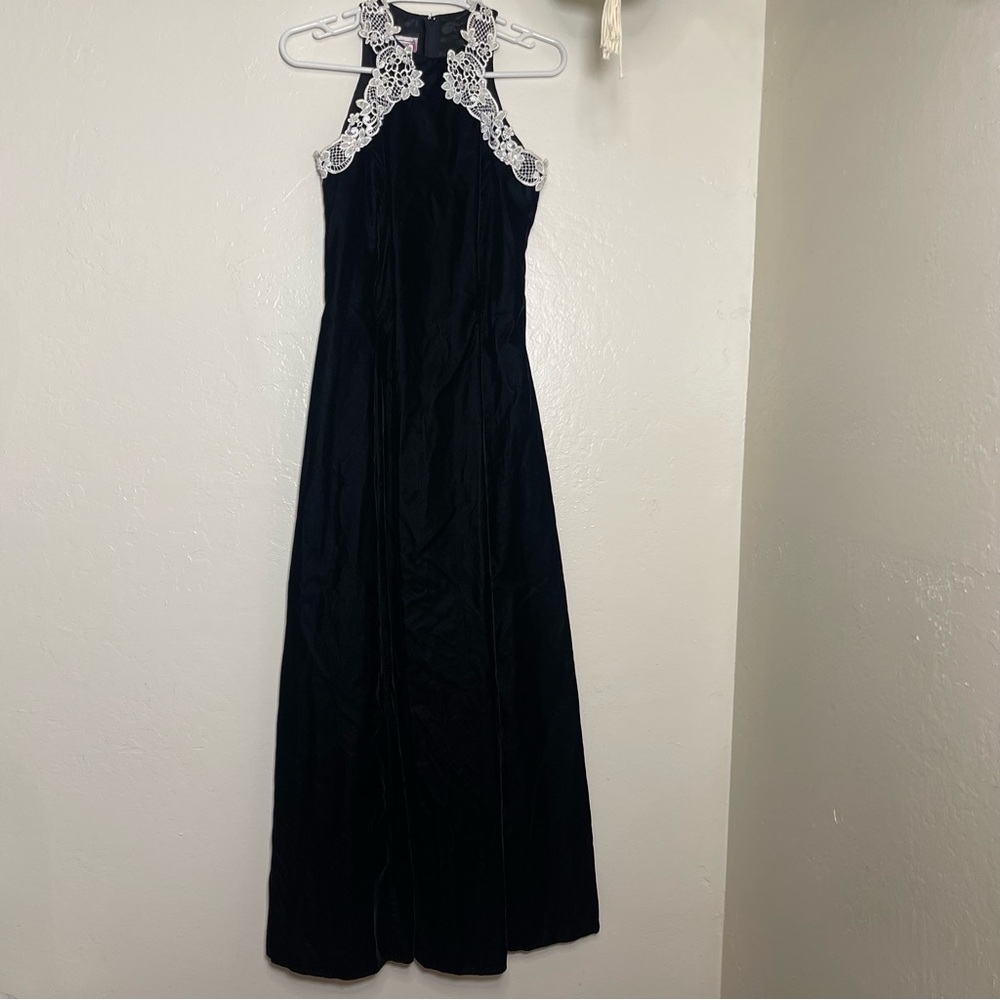 Jessica McClintock Gunne Sax Velvet Black/White Halter Maxi Gown 7/8 Lace Trim